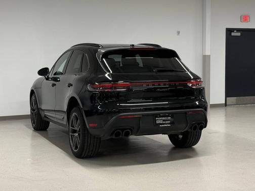 2023 Porsche Macan 