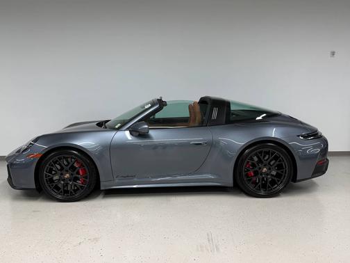 Vanadium Grey Metallic 2026 Porsche 911