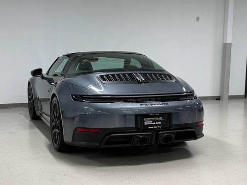 Vanadium Grey Metallic 2026 Porsche 911