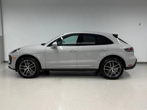 Chalk 2026 Porsche Macan