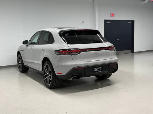 Chalk 2026 Porsche Macan
