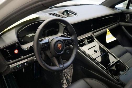 2026 Porsche Panamera 4