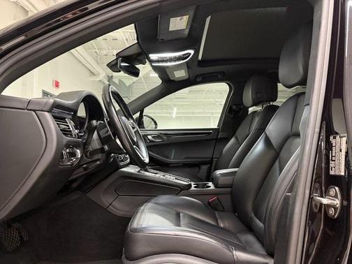 2021 Porsche Macan Base