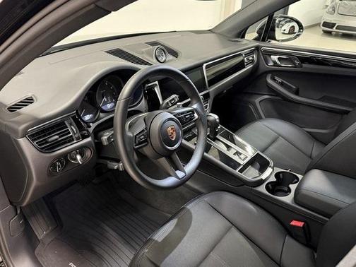 2023 Porsche Macan 