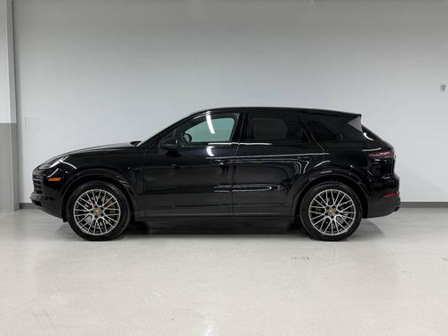2023 Porsche Cayenne 