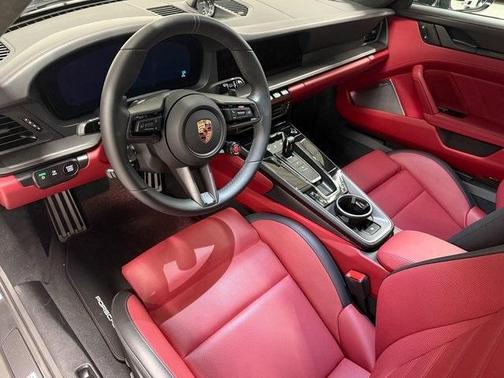 2025 Porsche 911 Carrera GTS