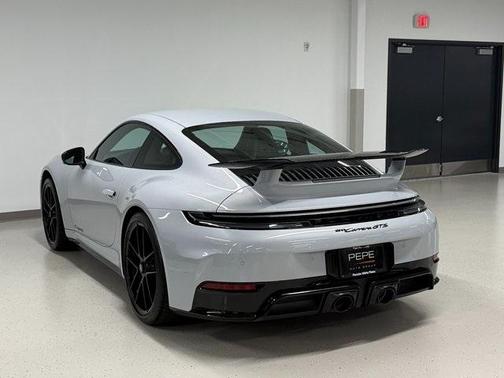 2025 Porsche 911 Carrera GTS