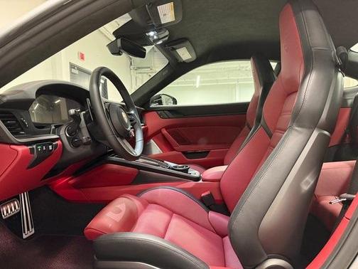 2025 Porsche 911 Carrera GTS