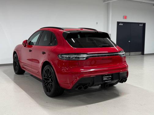 2022 Porsche Macan 