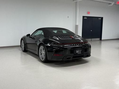 2025 Porsche 911 Carrera