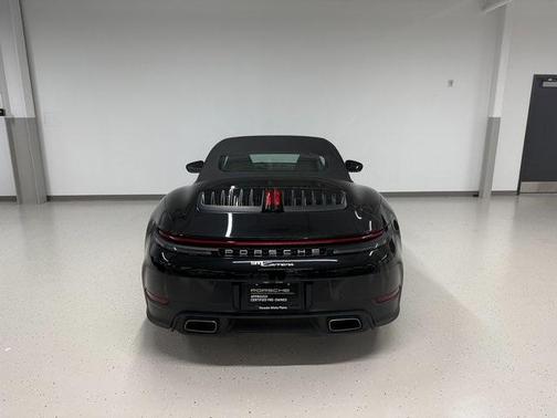 2025 Porsche 911 Carrera