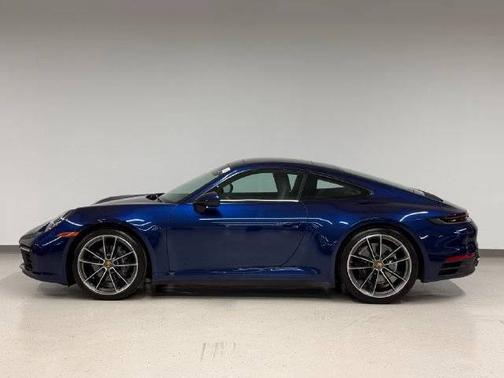 Gentian Blue Metallic 2020 Porsche 911