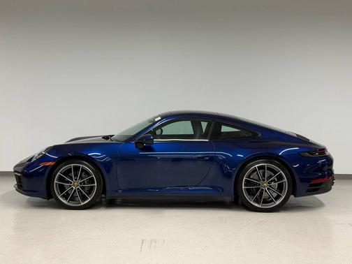 Gentian Blue Metallic 2020 Porsche 911