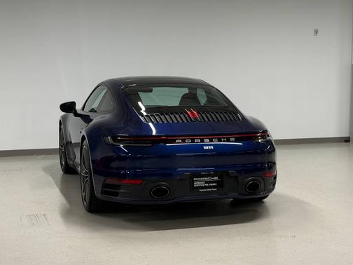 Gentian Blue Metallic 2020 Porsche 911