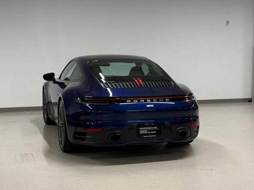 Gentian Blue Metallic 2020 Porsche 911