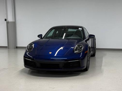 Gentian Blue Metallic 2020 Porsche 911