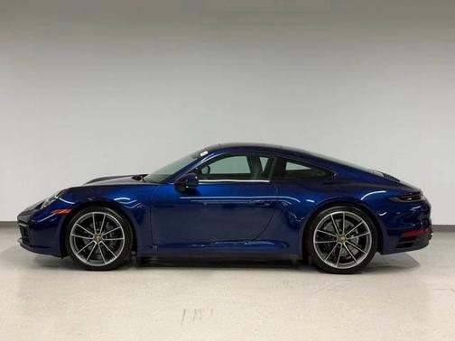 Gentian Blue Metallic 2020 Porsche 911