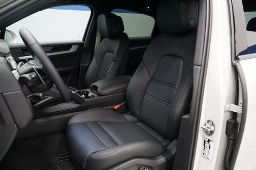 2026 Porsche Cayenne AWD