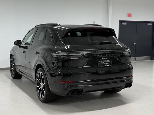 2023 Porsche Cayenne 