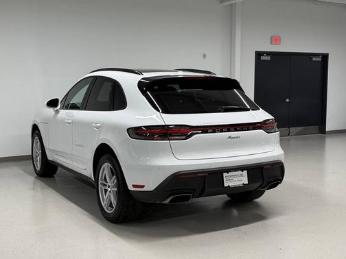 2025 Porsche Macan 