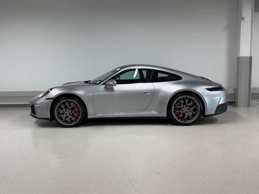 GT Silver Metallic 2026 Porsche 911