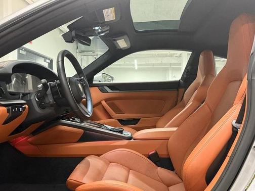 2025 Porsche 911 Carrera