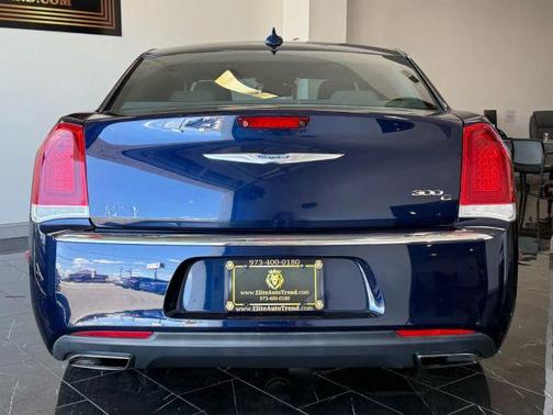 2015 Chrysler 300C Base