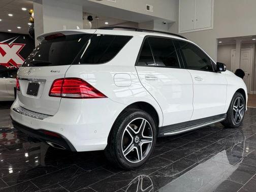White 2019 Mercedes-Benz GLE 400 Base 4MATIC