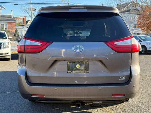 2015 Toyota Sienna XLE
