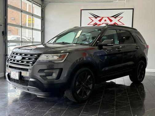 Gray 2017 Ford Explorer XLT
