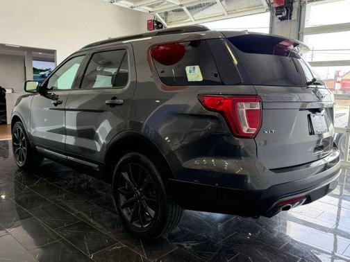 Gray 2017 Ford Explorer XLT
