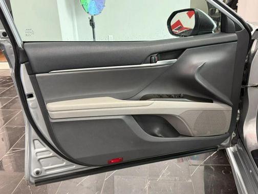 Silver 2024 Toyota Camry SE