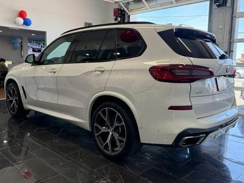 White 2019 BMW X5 xDrive50i