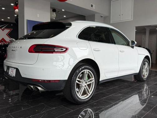White 2016 Porsche Macan S