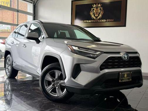 2022 Toyota RAV4 Hybrid XLE
