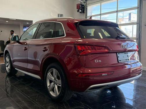 2018 Audi Q5 2.0T Premium Plus
