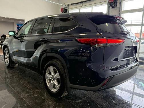 2020 Toyota Highlander LE