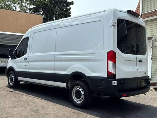 2019 Ford Transit-250 148 WB Medium Roof Cargo
