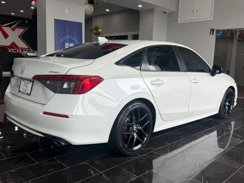 White 2022 Honda Civic Sport