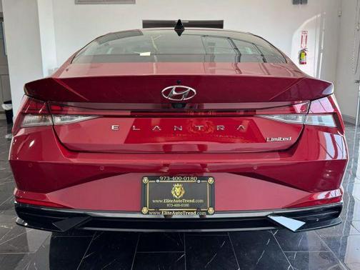 2022 Hyundai ELANTRA Limited