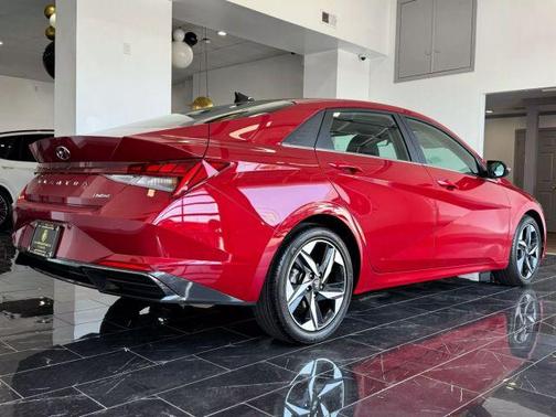 2022 Hyundai ELANTRA Limited