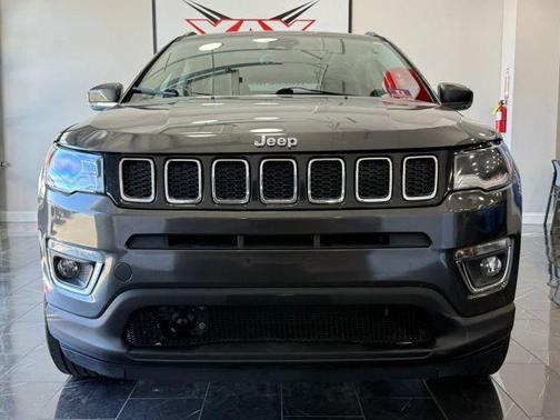 Gray 2017 Jeep Compass Limited