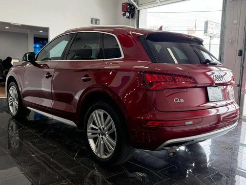 Matador Red Metallic 2018 Audi Q5 2.0T Tech Premium