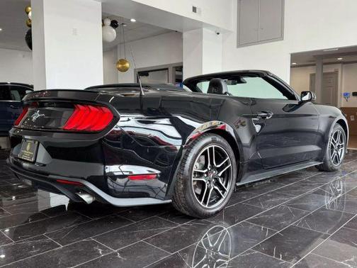 2022 Ford Mustang EcoBoost Premium