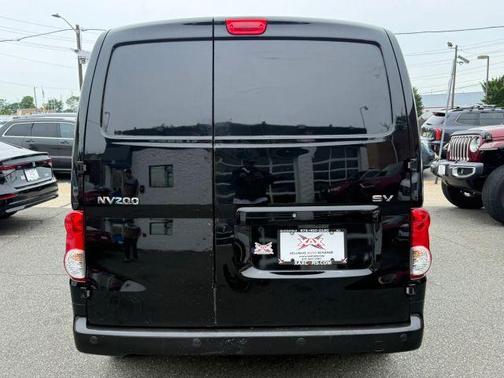 Black 2021 Nissan NV200 SV