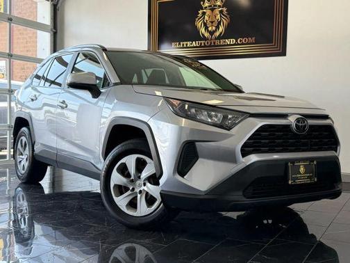 2019 Toyota RAV4 LE