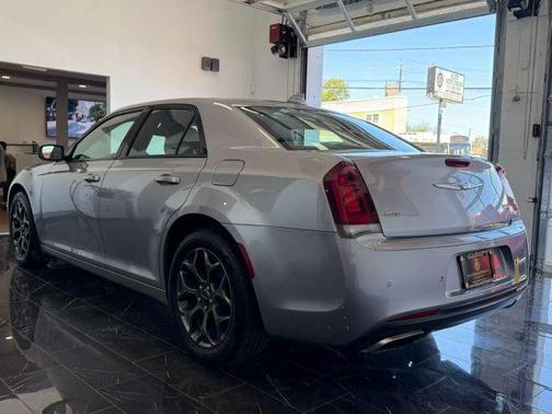 2018 Chrysler 300 S