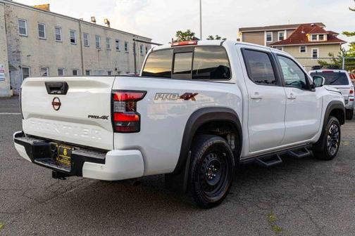 2022 Nissan Frontier PRO-4X