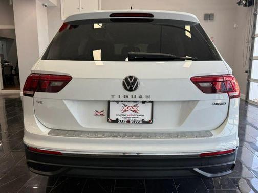 Pure White 2022 Volkswagen Tiguan 2.0T SE