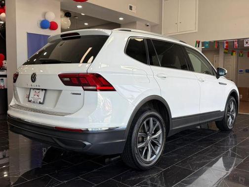 Pure White 2022 Volkswagen Tiguan 2.0T SE